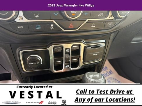 Used 2023 Jeep Wrangler Unlimited w/ Sun & Screen Package AWD/4WD image 31