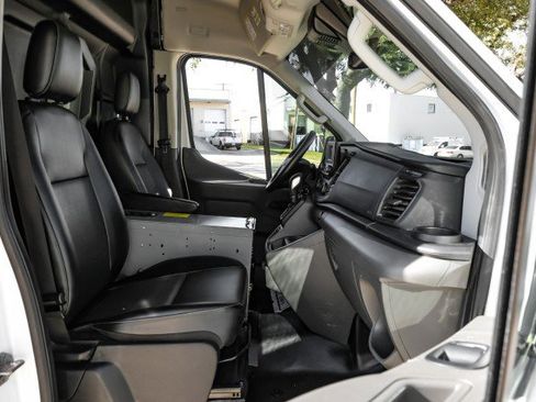 Used 2022 Ford Transit 250 Medium Roof image 33