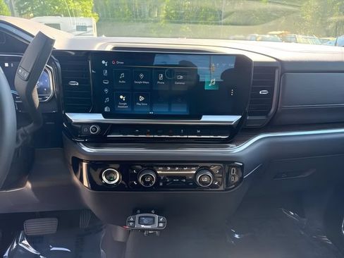 Used 2023 Chevrolet Silverado 1500 LT AWD/4WD image 23
