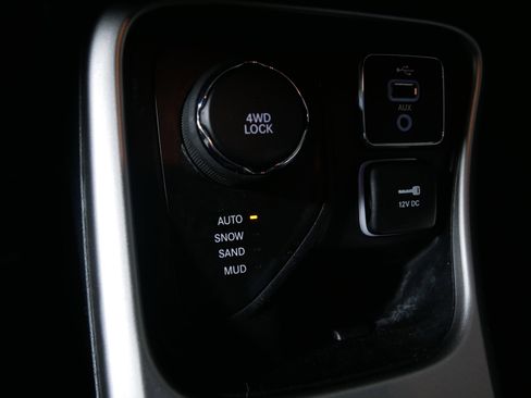 Used 2018 Jeep Compass Latitude w/ Popular Equipment Group image 30