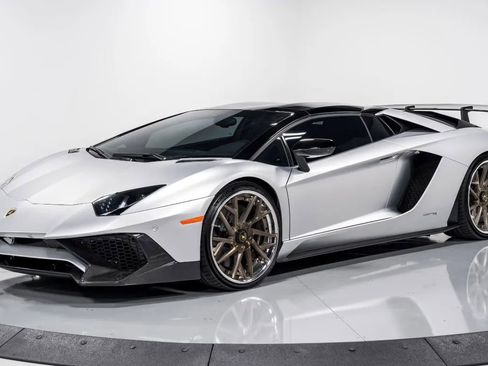 Used 2018 Lamborghini Aventador S image 10