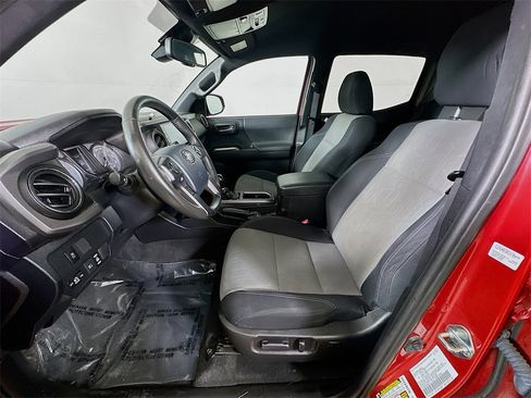 Used 2020 Toyota Tacoma TRD Sport image 15