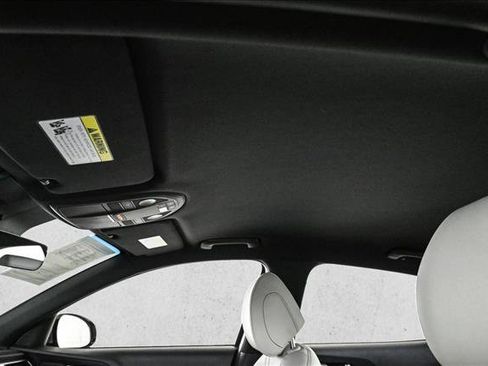 Used 2025 Genesis G70 2.5T image 16