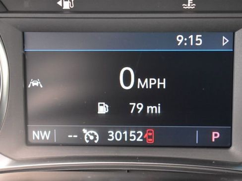 Used 2023 Chevrolet Traverse LT image 29