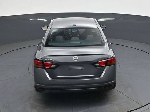 Used 2025 Nissan Altima 2.5 SV FWD image 25