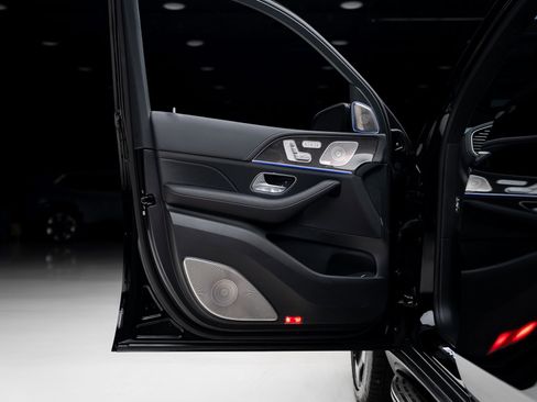 Used 2025 Mercedes-Benz GLS 63 AMG 4MATIC image 59