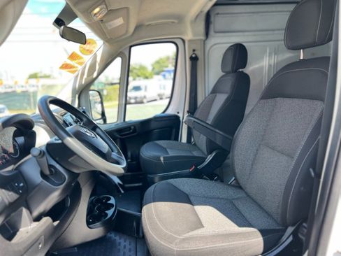 Used 2021 RAM ProMaster 2500 FWD image 12