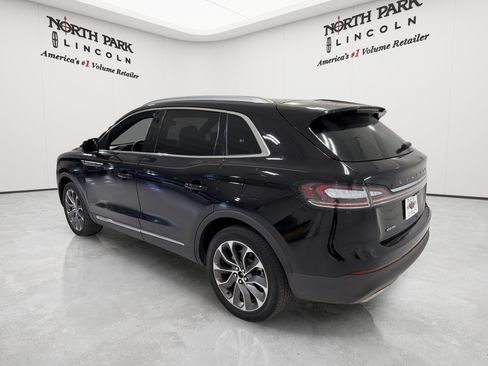 Used 2023 Lincoln Nautilus Reserve w/ Luxury Package AWD/4WD image 3