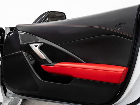 Used 2015 Chevrolet Corvette Z06 w/ 3LZ Preferred Equipment Group image 26