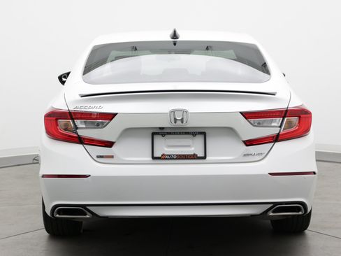 Used 2021 Honda Accord Sport image 6