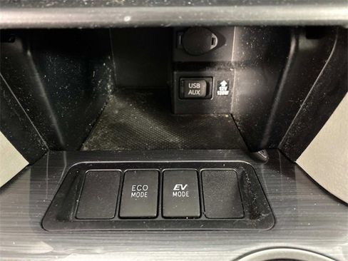 Used 2013 Toyota Camry LE image 21