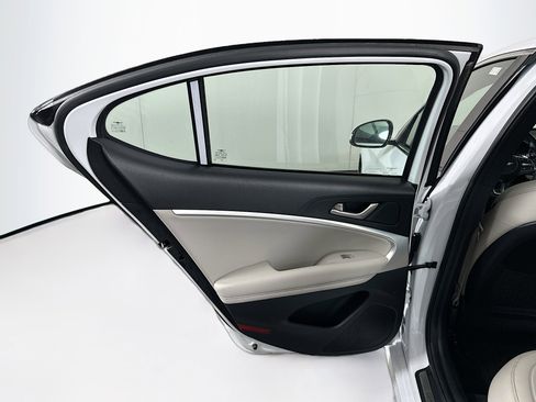 Used 2023 Genesis G70 2.0T image 33