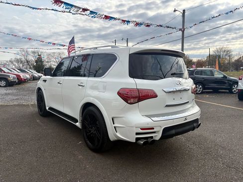 Used 2016 INFINITI QX80 4WD w/ Deluxe Technology Package image 3