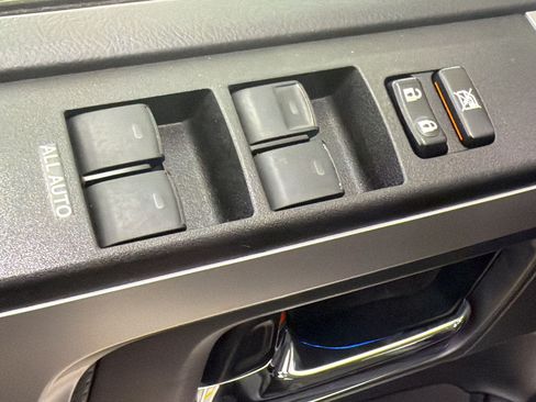 Used 2022 Toyota 4Runner Limited AWD/4WD image 13