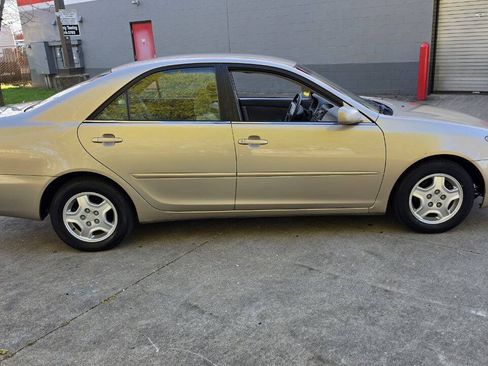 Used 2003 Toyota Camry LE FWD image 8
