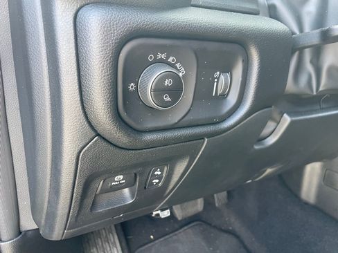 Used 2025 RAM 1500 Big Horn RWD image 5