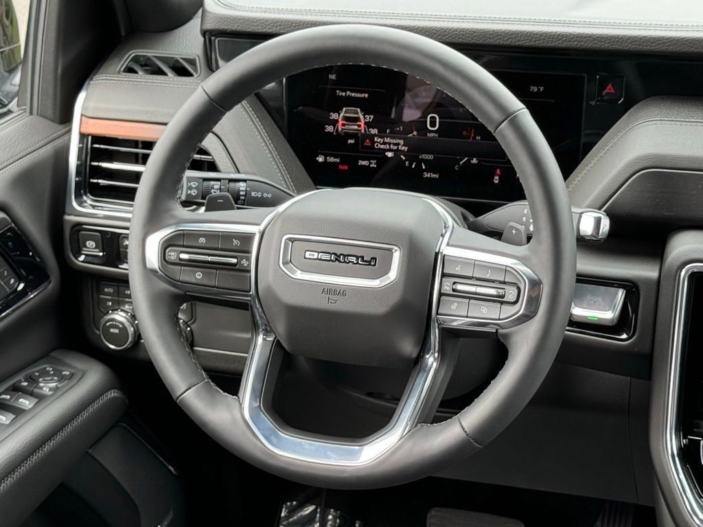 Used 2026 GMC Yukon Denali AWD/4WD image 34