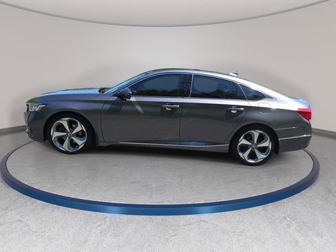 Used 2018 Honda Accord Touring image 8