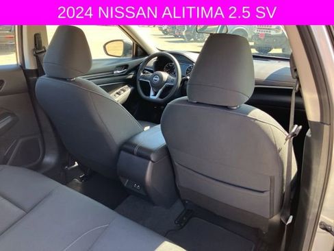 Used 2024 Nissan Altima 2.5 SV image 15