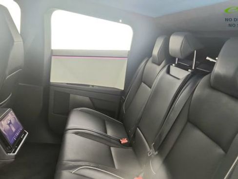 Used 2024 Tesla Cybertruck AWD Crew Cab image 27