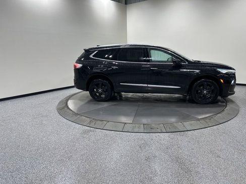 Used 2023 Buick Enclave Essence w/ Sport Touring Edition image 5