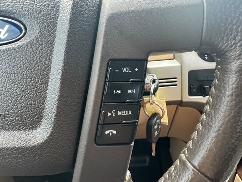 Used 2014 Ford F150 Lariat w/ Lariat Chrome Package AWD/4WD image 23