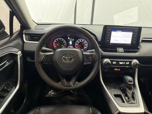 Used 2020 Toyota RAV4 XLE FWD image 22
