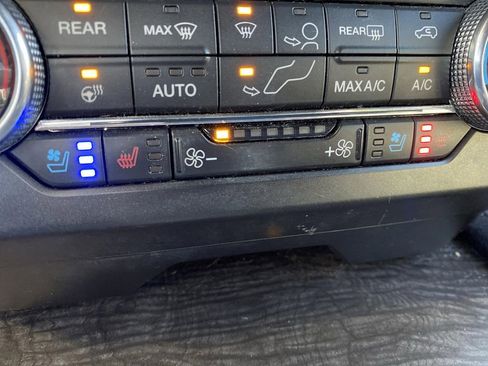 Used 2019 Ford Expedition Limited image 8