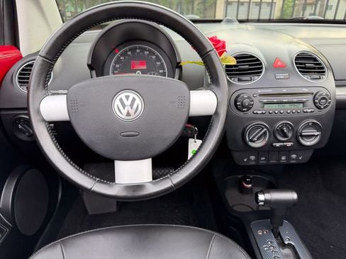 Used 2009 Volkswagen Beetle Convertible FWD image 14