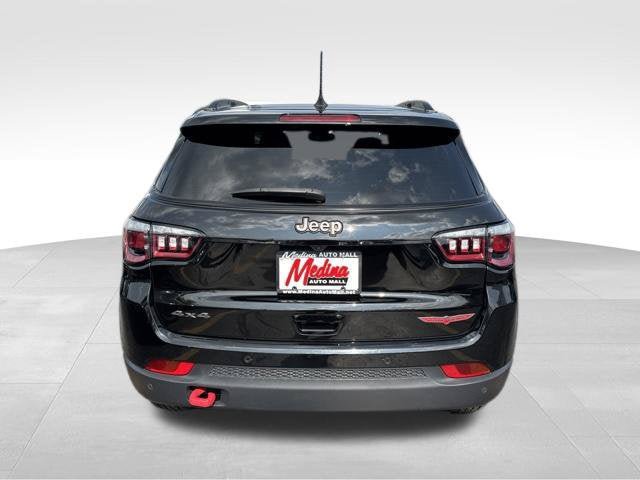 Used 2023 Jeep Compass Trailhawk w/ Sun and Sound Group AWD/4WD image 6