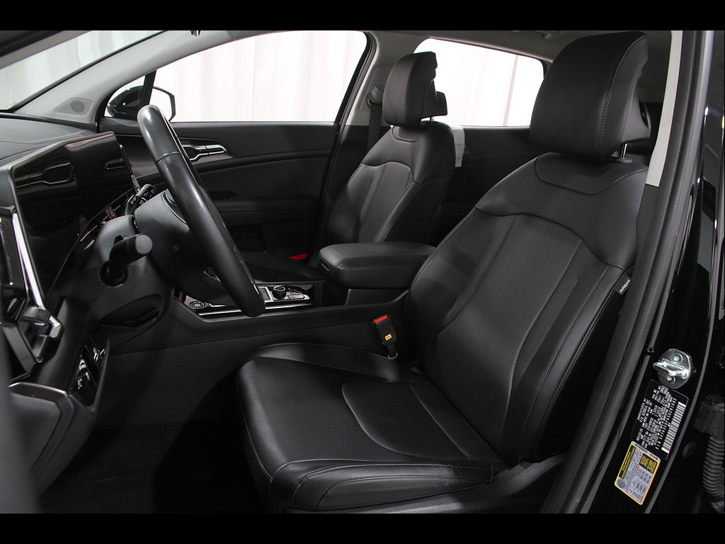 Used 2025 Kia Sportage EX AWD/4WD image 5