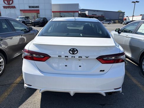 Used 2024 Toyota Camry SE w/ Cold Weather Package FWD image 6