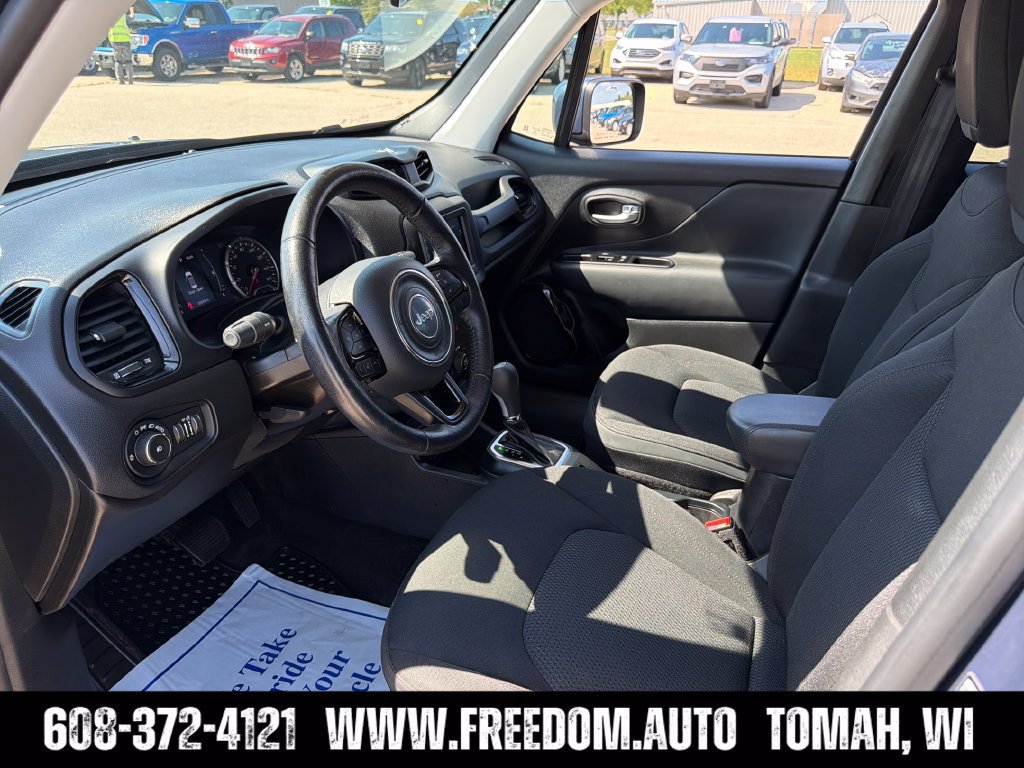 Used 2020 Jeep Renegade Altitude AWD/4WD image 21