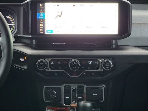 Certified 2024 Jeep Wrangler Unlimited image 27