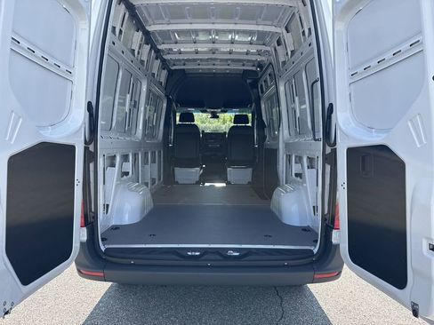 New 2025 Mercedes-Benz Sprinter 2500 image 11