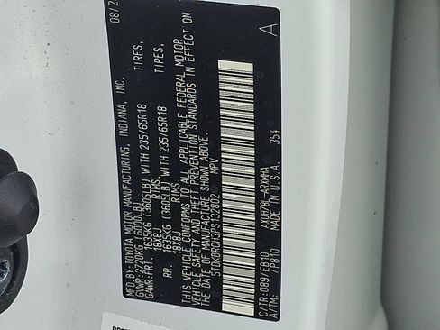 Used 2023 Toyota Highlander XLE image 28