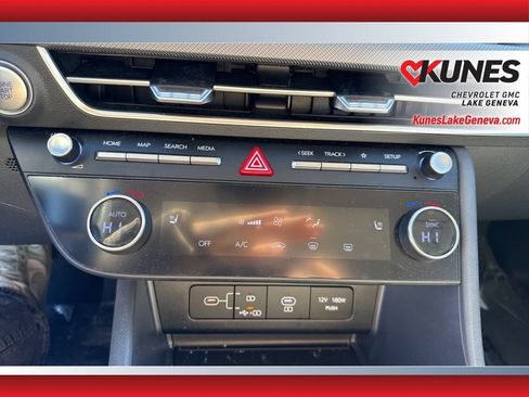 Used 2025 Hyundai Sonata SEL FWD image 32