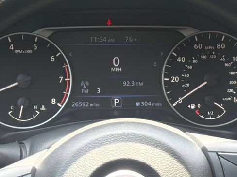 Used 2025 Nissan Altima 2.5 SV FWD image 36