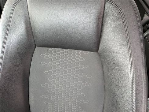 Used 2016 Land Rover Discovery Sport SE AWD/4WD image 12