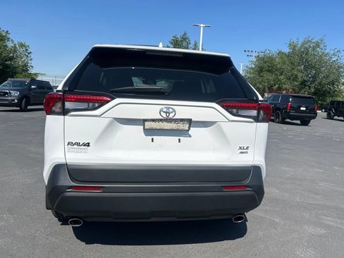 Used 2024 Toyota RAV4 XLE AWD/4WD image 12