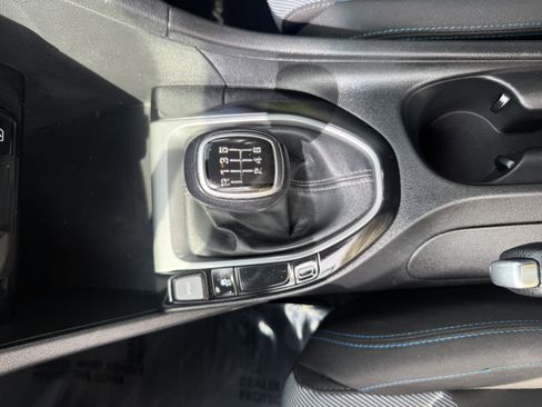 Used 2019 Hyundai Veloster 2.0 FWD image 16