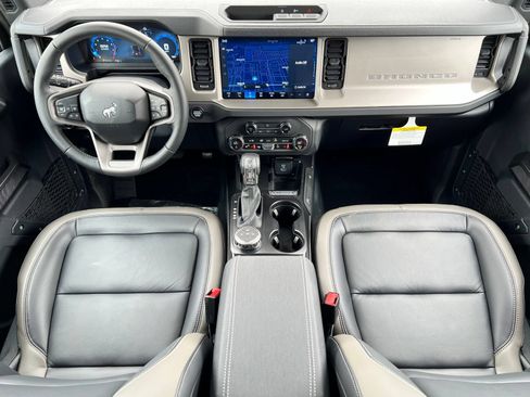 New 2026 Ford Bronco Outer Banks AWD/4WD image 2