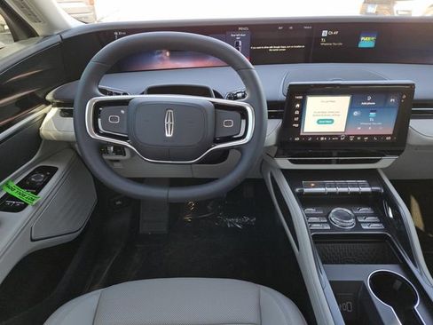 New 2026 Lincoln Nautilus Premier image 4