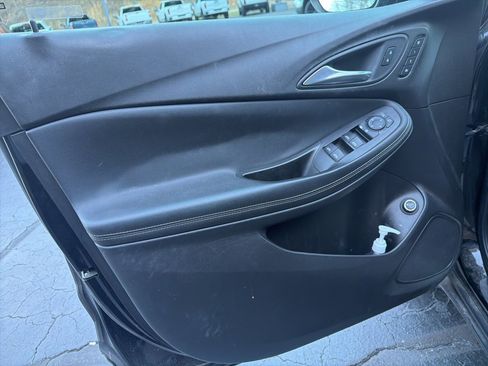 Used 2022 Buick Encore GX Essence image 5