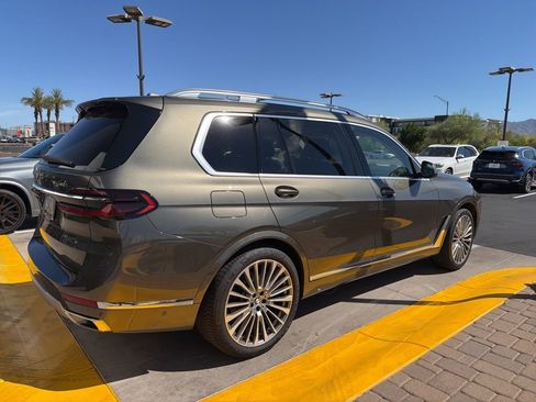 Certified 2024 BMW X7 xDrive40i image 3