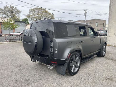 Used 2025 Land Rover Defender 110 V8 AWD/4WD image 9