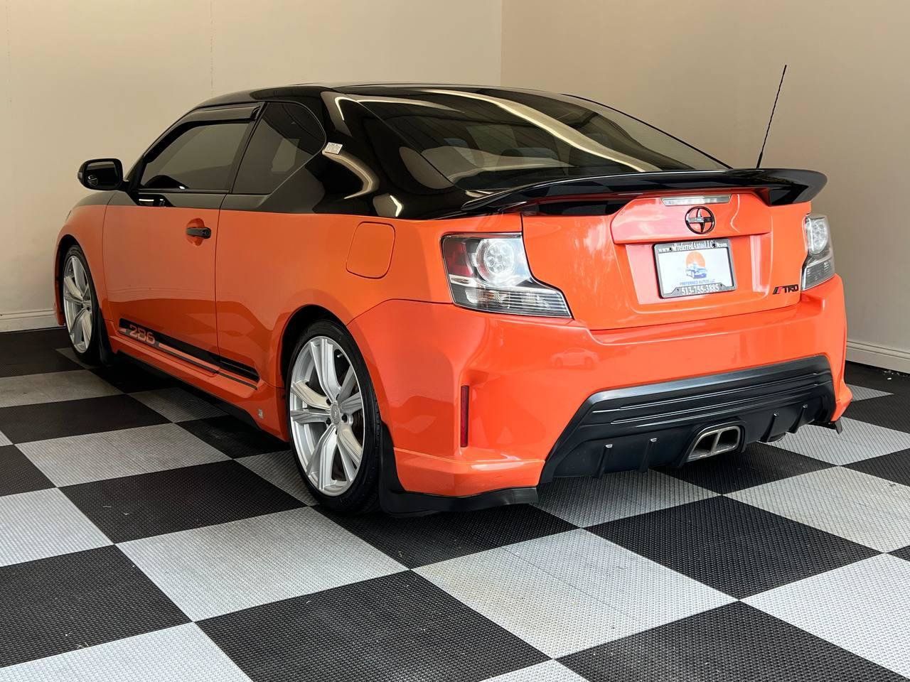 Used 2015 Scion tC FWD image 4