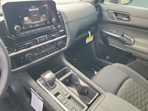 New 2025 Nissan Pathfinder SV image 36