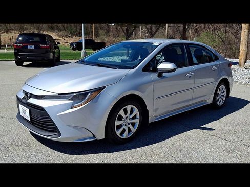 Used 2024 Toyota Corolla LE FWD image 4