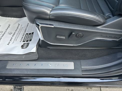 Used 2025 Ford F250 Platinum image 16
